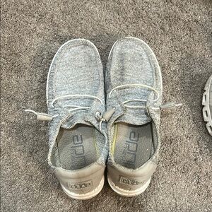 Hey Dude Light Gray Slip-On Shoes size 7 woman’s